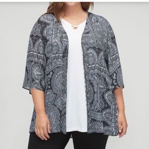 Catherines Plus B&W Kimono 14/16 WP